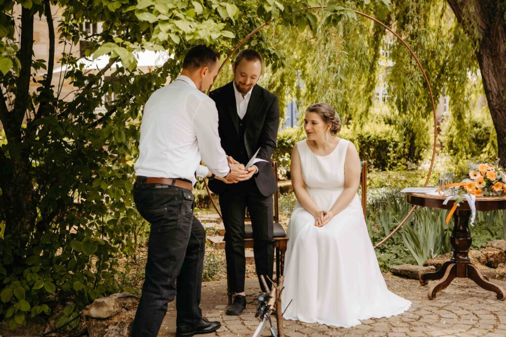 Eine Hochzeitsreportage, die die besonderen Momente des Tages festhält.