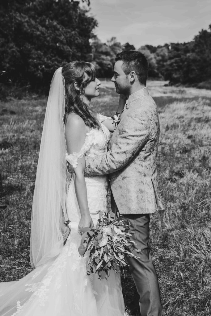 Ungezwungene Hochzeitsmomente auf dem Falkenberg in Flörsheim. Weingut Falkenberg Flörsheim